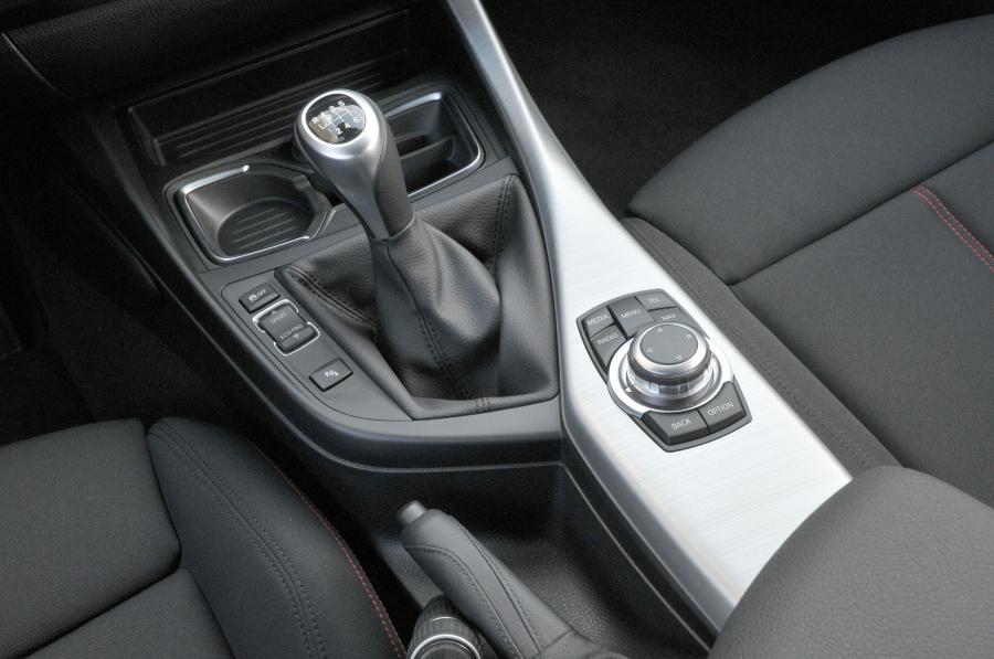  BMW 118i Sport Line 2011 года  (фото 28 из 185)